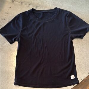 Vuori Pose Fitted Tee, black. M